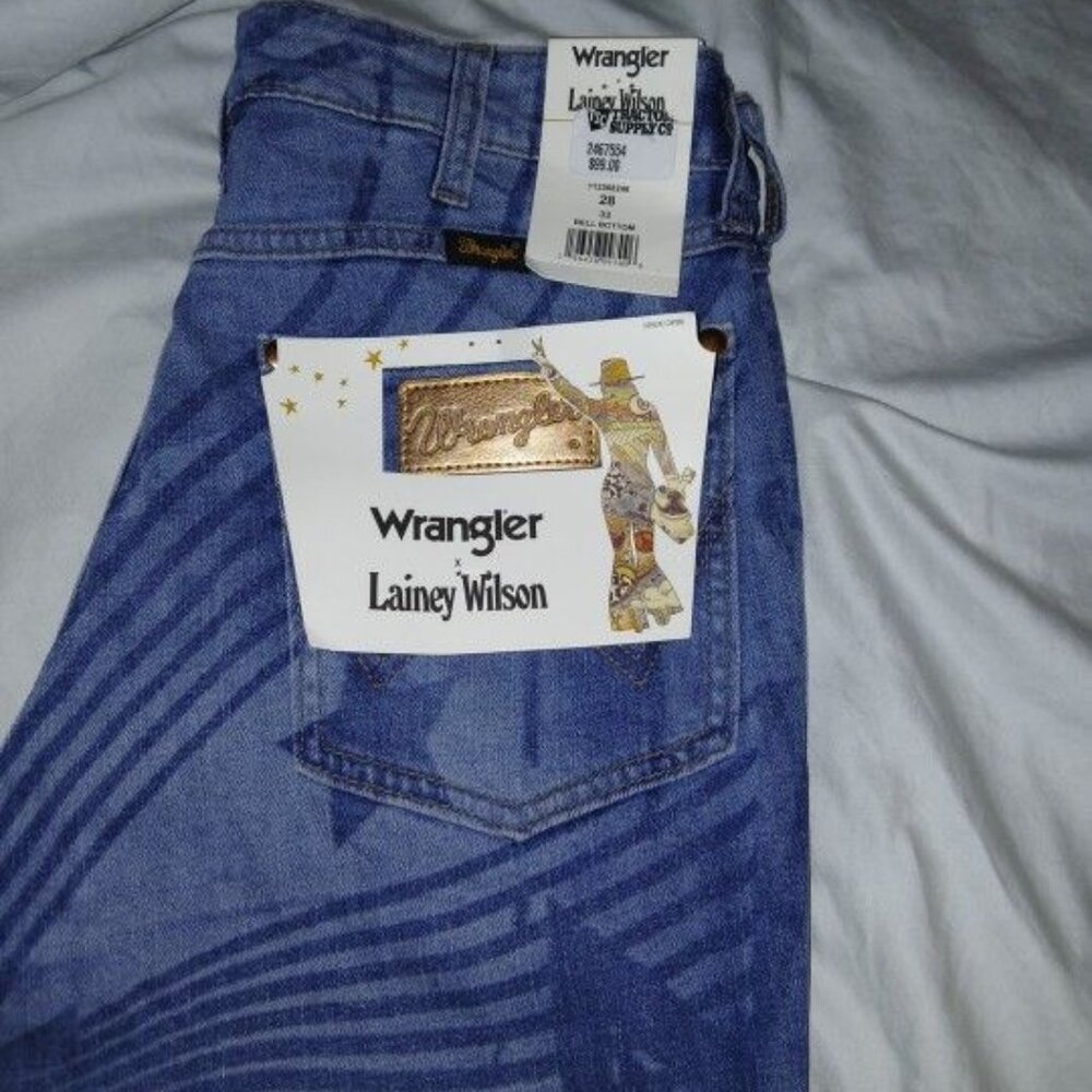 Wrangler x Lainey Wilson Rock Star Bell Bottoms Sz. 28x32 Brand New, With Tags